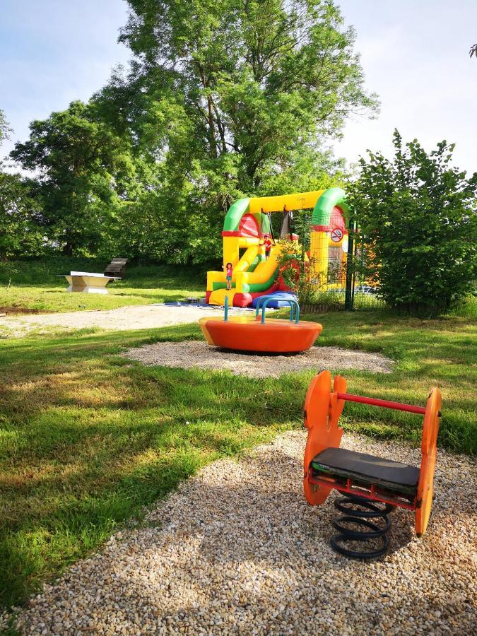 Camping Domaine De Mepillat Saint-Nizier-le-Bouchoux Exterior foto